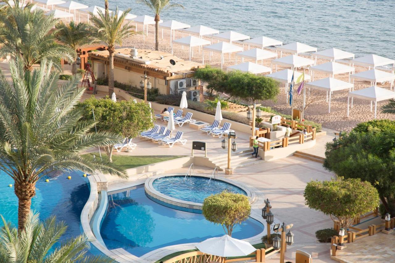 Intercontinental Aqaba By Ihg Exterior foto The beach at the Hilton Sharm El Sheikh